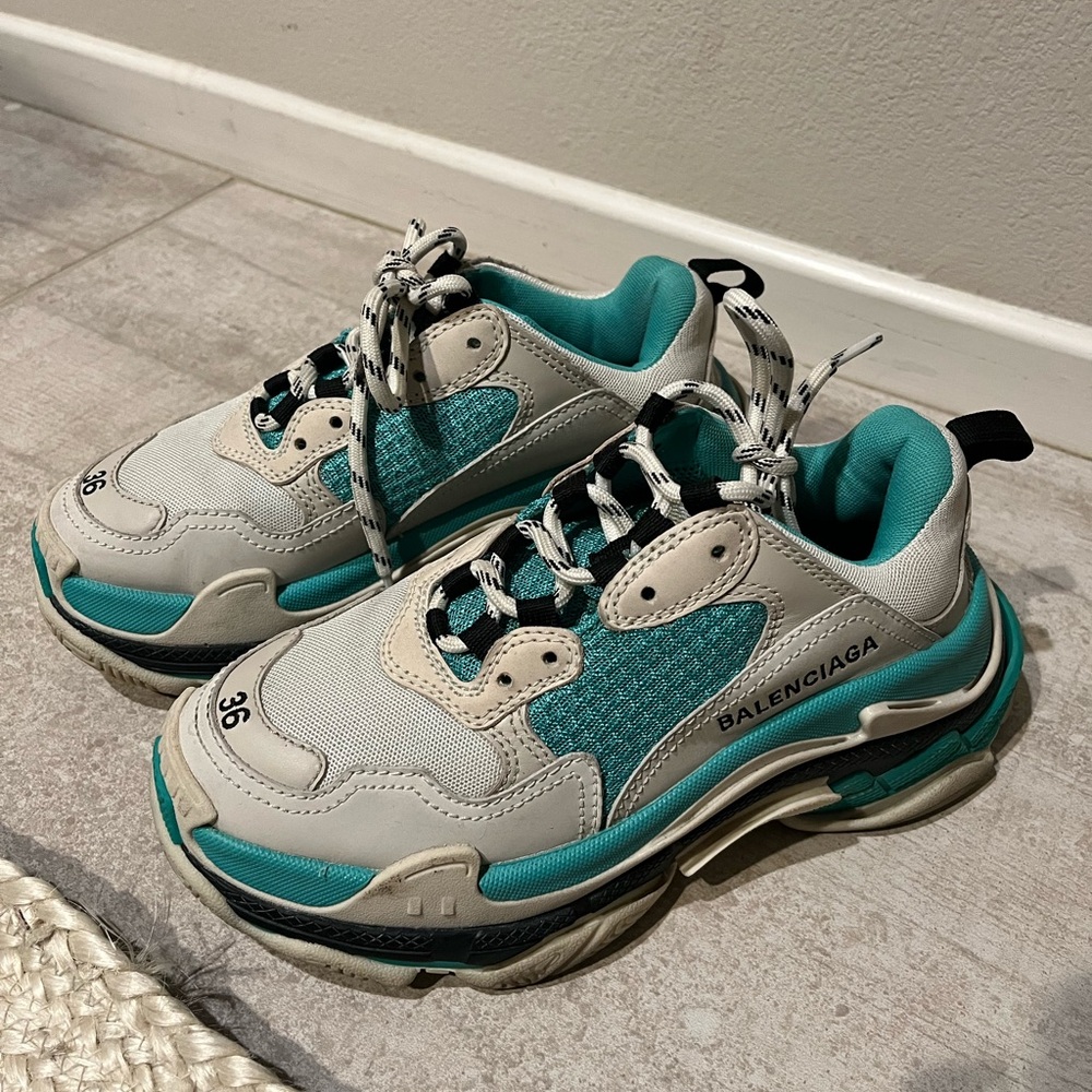 100% Authentic Balenciaga Triple S Sneakers